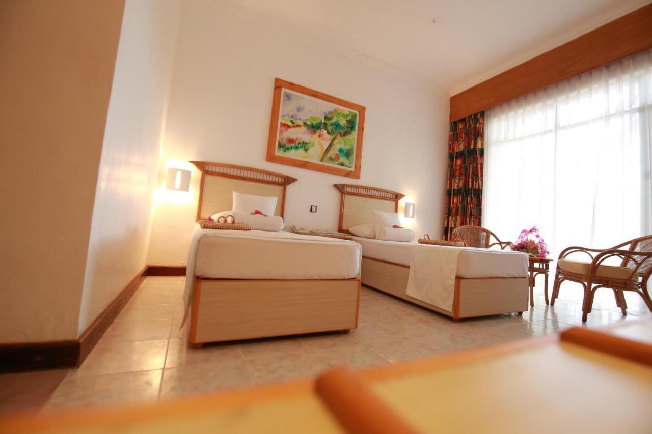 The Oasis Beach Resort Hambantota Extérieur photo