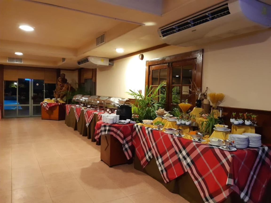 The Oasis Beach Resort Hambantota Extérieur photo