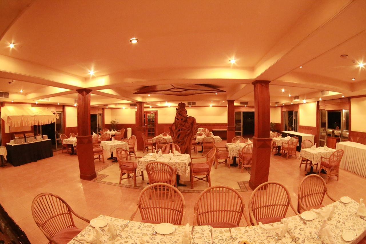 The Oasis Beach Resort Hambantota Extérieur photo
