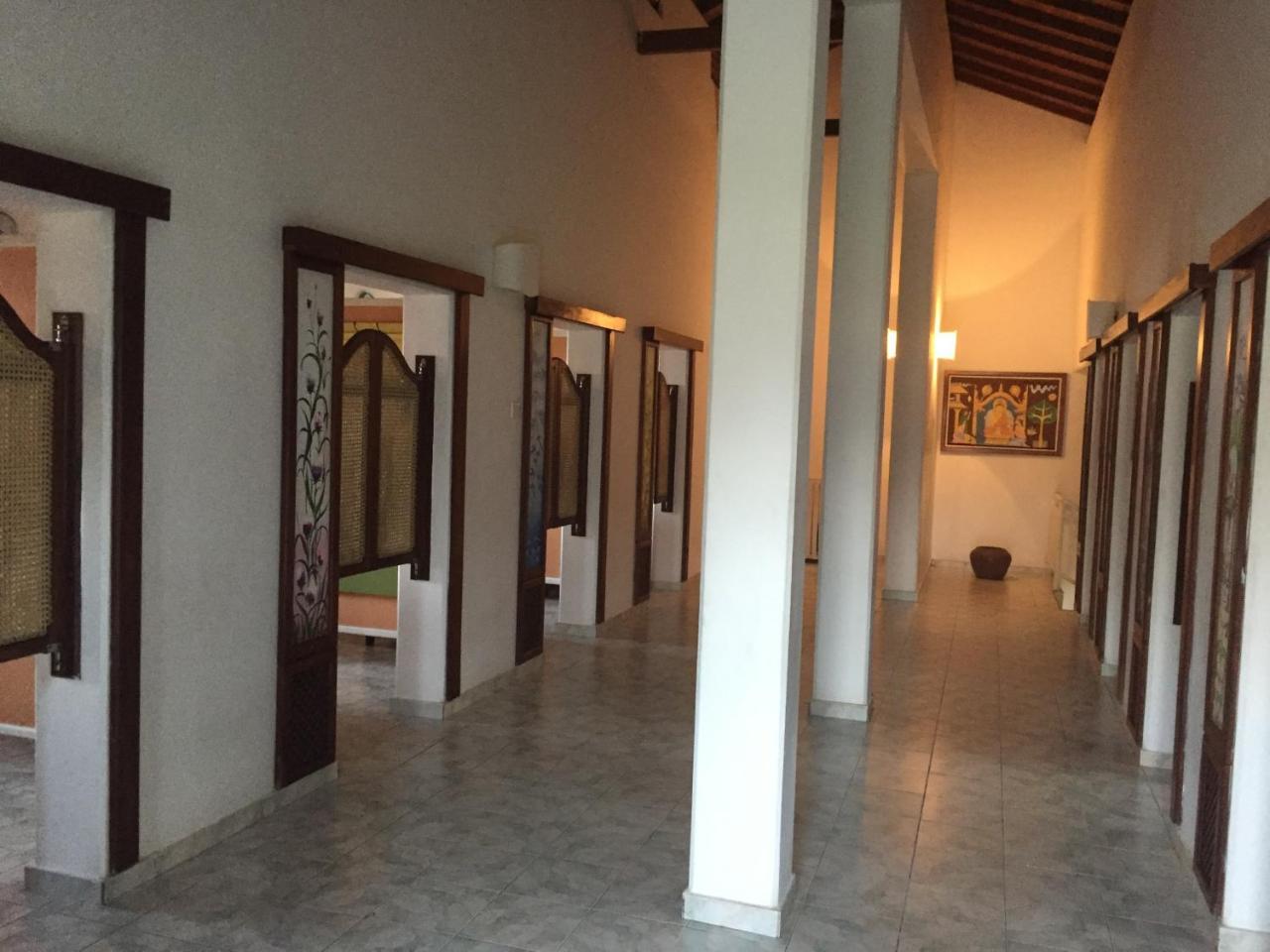 The Oasis Beach Resort Hambantota Extérieur photo