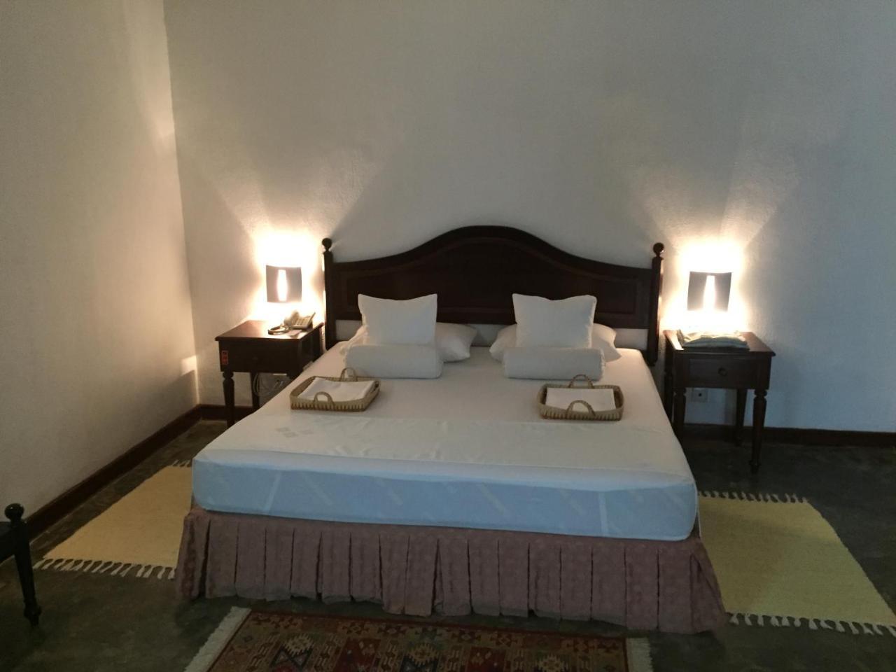 The Oasis Beach Resort Hambantota Extérieur photo