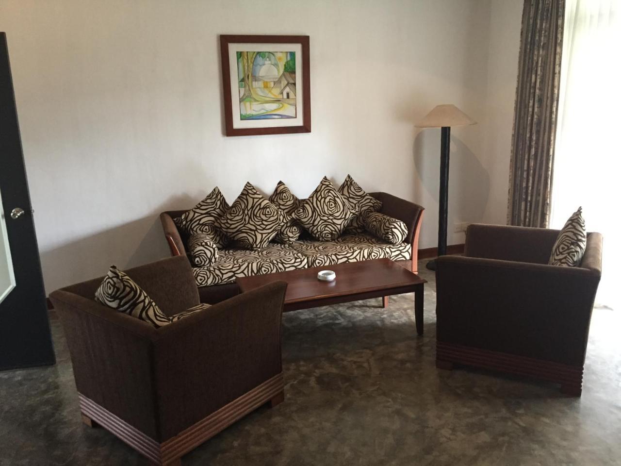 The Oasis Beach Resort Hambantota Extérieur photo